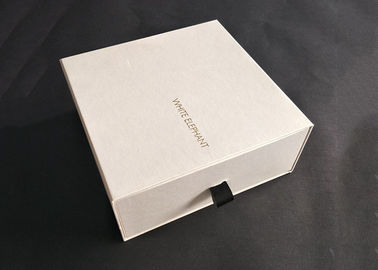 Cina OEM Order Paperboard Sliding Gift Box, Geser Keluar Gift Box Moisture Proof pabrik