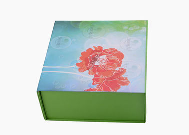 Cina Pakaian Kotak Hadiah Kertas Karton Magnetik Pencetakan Logo Matte Laminasi Permukaan pabrik