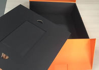 Karton Buku Berbentuk Kotak Oranye Berwarna Top Dicetak Dengan Partisi Hitam pemasok