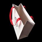 White 300 Gsm Matte Paper Shopping Bags Matte Laminasi Dengan Ribbon Handle pemasok