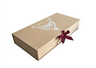 Folding Craft Paper Gift Box Velvet Ribbon Penutupan Untuk Wedding Dress Packaging pemasok
