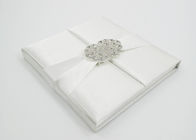 Kardus Sutra Putih Elegan Hadir Undangan Pernikahan Kotak Hadiah Dengan Busur / Gesper pemasok