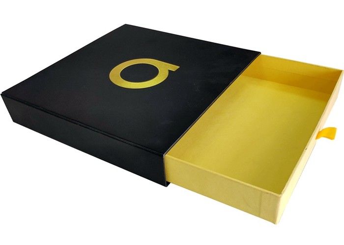 Black Paper Sliding Drawer Gift Box Foil Gold Timbul Logo Untuk Pakaian pemasok
