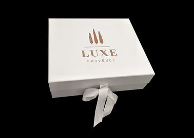 Cina Ornament Cardboard Folding Gift Boxes White Glossy Lamination Ribbon Closure pabrik