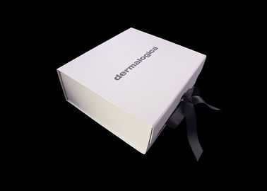 Cina Black Ribbon Closure Paperboard Folding Boxes, White Fancy Gift Box pabrik