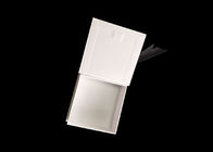 Kotak Hadiah Magnetik Padat Untuk Pakaian Pakaian Keras Karton Glossy Lamination pemasok